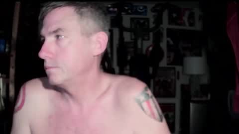 dix_handley_50 online show from 09/25/25, 11:36