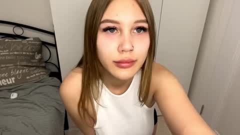 Snapshot of dixiecritchley chatting on 10/03/25, 04:37 Stella online show from 10/03/25, 04:37