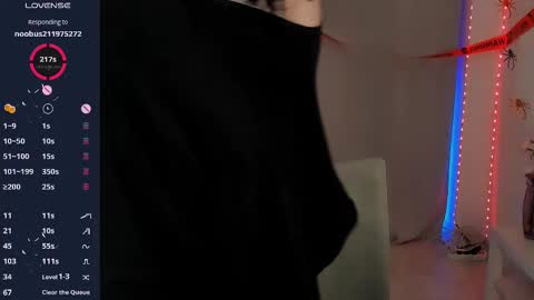 dixipixi_ online show from 11/02/25, 05:43