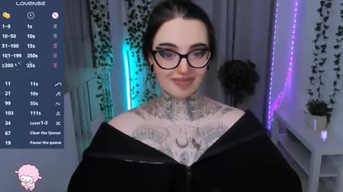 dixipixi_ online show from 02/07/26, 06:06