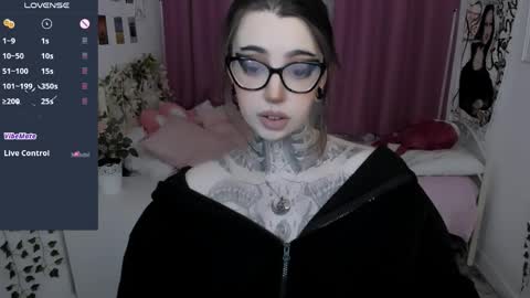 Snapshot of dixipixi_ chatting on 04/04/26, 05:38 dixipixi_ online show from 04/04/26, 05:38