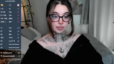 Snapshot of dixipixi_ chatting on 04/23/26, 06:03 dixipixi_ online show from 04/23/26, 06:03