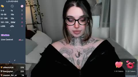 Snapshot of dixipixi_ chatting on 04/23/26, 12:40 dixipixi_ online show from 04/23/26, 12:40