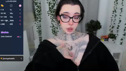 Snapshot of dixipixi_ chatting on 04/26/26, 05:27 dixipixi_ online show from 04/26/26, 05:27