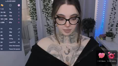 Snapshot of dixipixi_ chatting on 04/30/26, 05:47 dixipixi_ online show from 04/30/26, 05:47