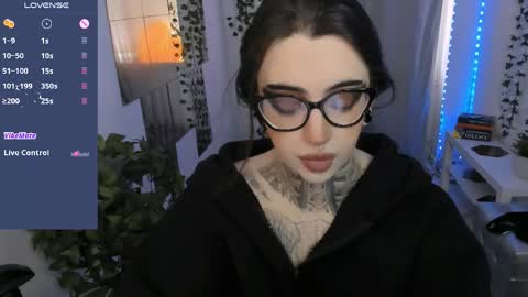 Snapshot of dixipixi_ chatting on 06/06/26, 05:56 dixipixi_ online show from 06/06/26, 05:56