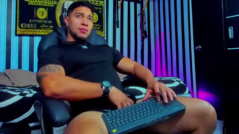 Snapshot of dixon_ray_ chatting on 12/24/24, 02:21 Dixon online show from 12/24/24, 02:21