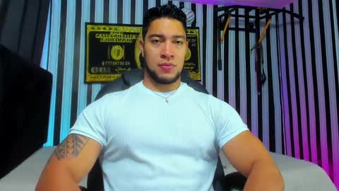 Snapshot of dixon_ray_ chatting on 01/20/25, 02:32 Dixon online show from 01/20/25, 02:32