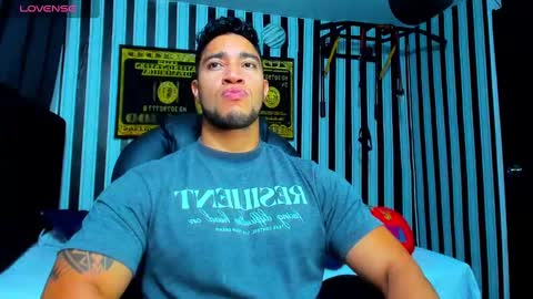 Snapshot of dixon_ray_ chatting on 02/14/25, 11:20 Dixon online show from 02/14/25, 11:20