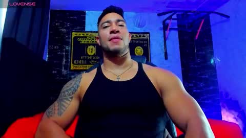 Snapshot of dixon_ray_ chatting on 01/11/26, 07:52 Dixon online show from 01/11/26, 07:52