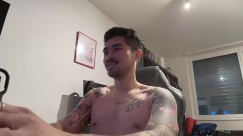 D online show from 12/01/25, 09:03