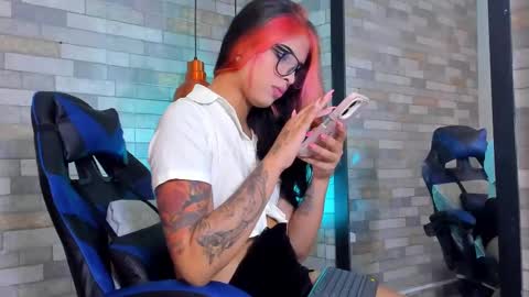 Snapshot of dixypalmer chatting on 09/28/25, 07:19 DixyPalmer online show from 09/28/25, 07:19