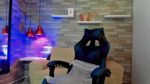 Snapshot of dixypalmer chatting on 10/10/25, 08:08 DixyPalmer online show from 10/10/25, 08:08