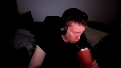 Snapshot of dizzyash chatting on 03/22/26, 01:42 Hansel and Gretle online show from 03/22/26, 01:42