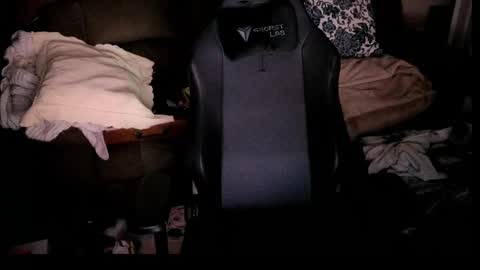 Snapshot of dizzyash chatting on 03/25/26, 12:16 Hansel and Gretle online show from 03/25/26, 12:16