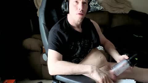 Snapshot of dizzyash chatting on 04/20/26, 03:48 Hansel and Gretle online show from 04/20/26, 03:48