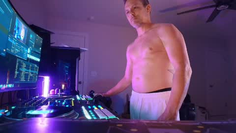 Snapshot of dj_diesel_rat chatting on 04/01/26, 02:56 dj_diesel_rat online show from 04/01/26, 02:56