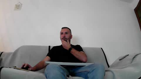 Snapshot of djo3322 chatting on 12/12/24, 10:31 Djo online show from 12/12/24, 10:31