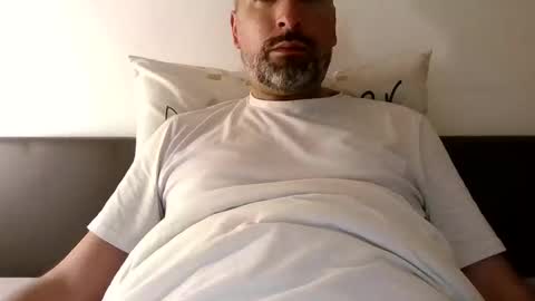 Snapshot of djo3322 chatting on 10/20/25, 01:33 Djo online show from 10/20/25, 01:33