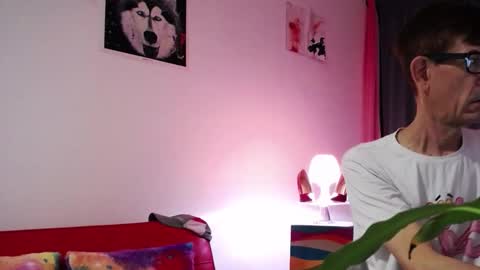 Snapshot of dlacarra chatting on 10/25/25, 02:08 David Lucky 13 online show from 10/25/25, 02:08