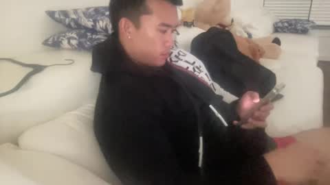 Snapshot of dlasian98 chatting on 02/14/25, 01:34 DL Asian Sissy online show from 02/14/25, 01:34