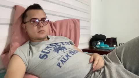 Snapshot of dleonbon chatting on 11/18/25, 01:48 Liam Bon online show from 11/18/25, 01:48