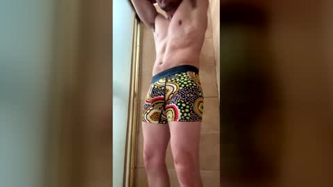 Snapshot of dlicorice chatting on 04/22/26, 10:33 Liquor D online show from 04/22/26, 10:33