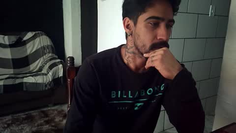 Snapshot of dmacedo96 chatting on 10/28/25, 03:47 AmigodotadoZL online show from 10/28/25, 03:47