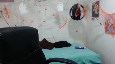 Snapshot of dmitrisanders1 chatting on 12/06/24, 09:13 Maybe in pvt online show from 12/06/24, 09:13