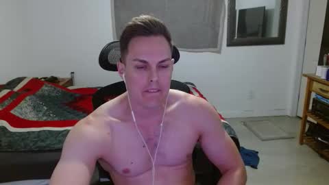 Snapshot of dmoney212 chatting on 02/17/26, 01:35 dmoney212 online show from 02/17/26, 01:35