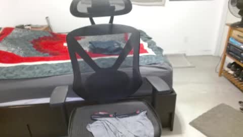 Snapshot of dmoney212 chatting on 04/12/26, 06:18 dmoney212 online show from 04/12/26, 06:18