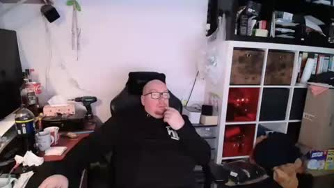 Snapshot of dobermann0002 chatting on 12/03/25, 09:18 dobermann0002 online show from 12/03/25, 09:18