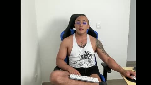 Snapshot of doctorgymxxx95 chatting on 09/28/25, 01:49 DoctorGymxxx95 online show from 09/28/25, 01:49