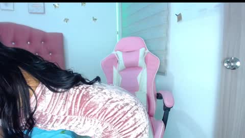 Snapshot of doe_sofi chatting on 01/16/25, 05:00 sofi online show from 01/16/25, 05:00