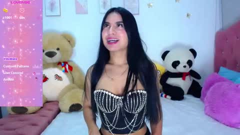 Snapshot of doe_sofi chatting on 11/24/25, 03:39 sofi online show from 11/24/25, 03:39