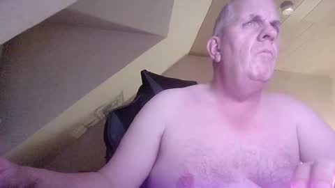 Snapshot of doggy2629 chatting on 10/25/25, 08:14 doggy2629 online show from 10/25/25, 08:14