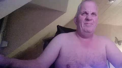 doggy2629 online show from 12/18/25, 04:57