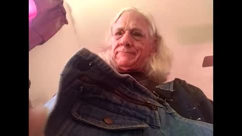 Snapshot of doggydaddy714 chatting on 03/12/26, 05:52 doggydaddy714 online show from 03/12/26, 05:52