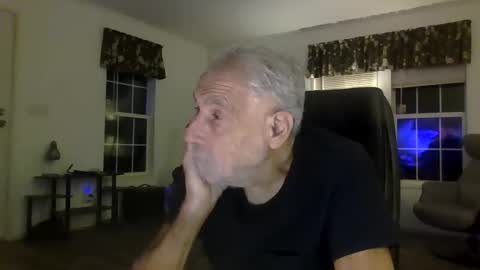 Snapshot of dogluc7 chatting on 12/07/24, 02:31 dogluc7 online show from 12/07/24, 02:31