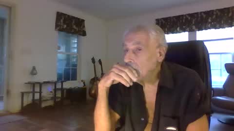 Snapshot of dogluc7 chatting on 12/29/24, 07:43 dogluc7 online show from 12/29/24, 07:43