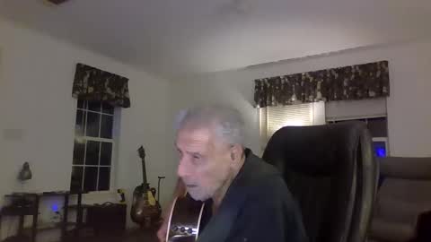 Snapshot of dogluc7 chatting on 12/30/24, 12:22 dogluc7 online show from 12/30/24, 12:22