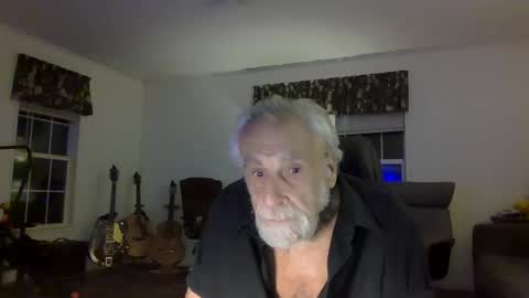 Snapshot of dogluc7 chatting on 01/31/25, 04:36 dogluc7 online show from 01/31/25, 04:36