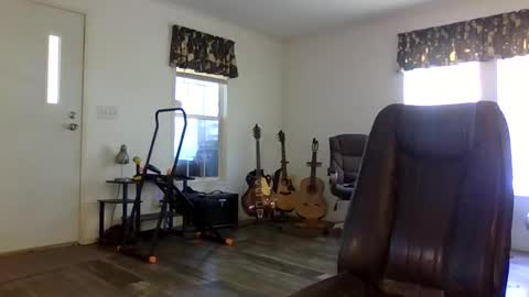 Snapshot of dogluc7 chatting on 02/01/25, 04:44 dogluc7 online show from 02/01/25, 04:44