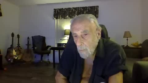 Snapshot of dogluc7 chatting on 03/02/25, 01:26 dogluc7 online show from 03/02/25, 01:26