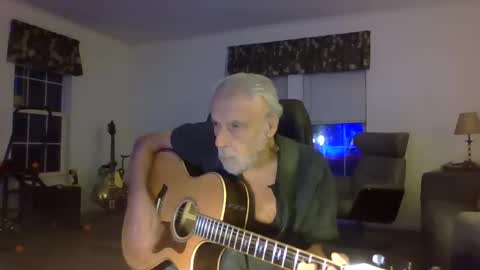 Snapshot of dogluc7 chatting on 03/03/25, 02:15 dogluc7 online show from 03/03/25, 02:15