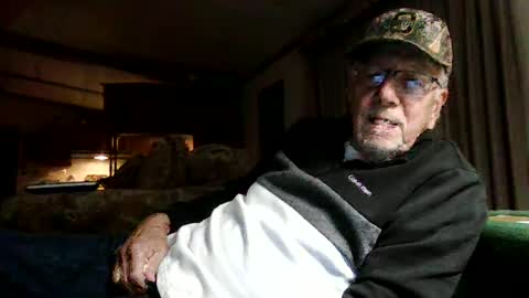 Snapshot of doingmyself69 chatting on 10/09/25, 02:37 doingmyself69 online show from 10/09/25, 02:37