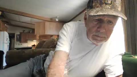 Snapshot of doingmyself69 chatting on 04/29/26, 08:48 doingmyself69 online show from 04/29/26, 08:48