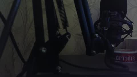 Snapshot of dojamilk chatting on 04/21/26, 12:33 My name is Emma I am the treasure that you have been looking for for so long online show from 04/21/26, 12:33