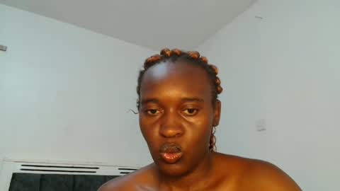 Dolce online show from 11/22/25, 10:47