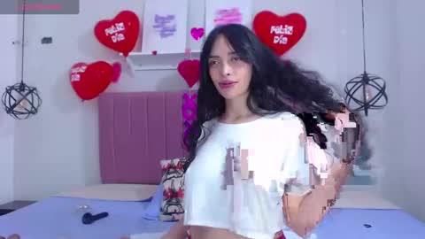 Snapshot of dolce_horny chatting on 03/05/25, 05:39 Dolce online show from 03/05/25, 05:39